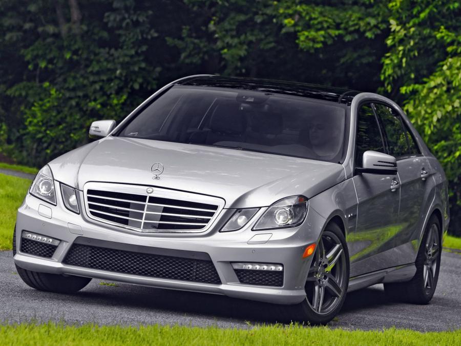  Mercedes-Benz E63 AMG 2009 года  (US) (фото 9 из 11)